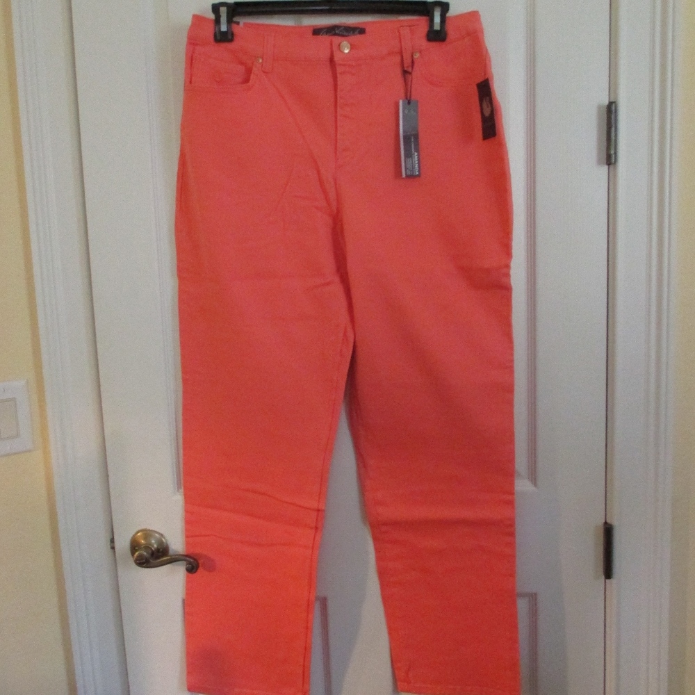 NWT - GLORIA VANDERBILT jeans - sz 16P Average
